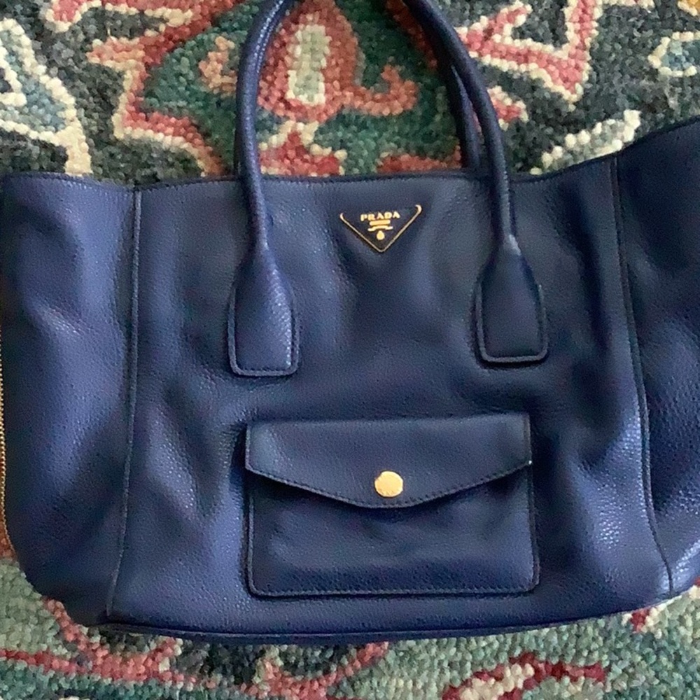 Prada Vitelli Daino leather bag with side zippers - Picture 3 of 10